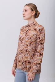 Блузка с принтом в бежевом оттенке