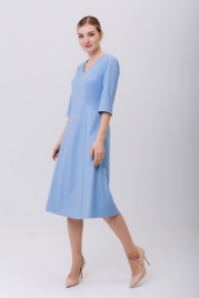 Платье с коротким рукавом в голубом цвете