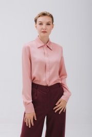 Блузка в розовом оттенке