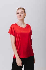 Красная блуза атласная со спущенным рукавом