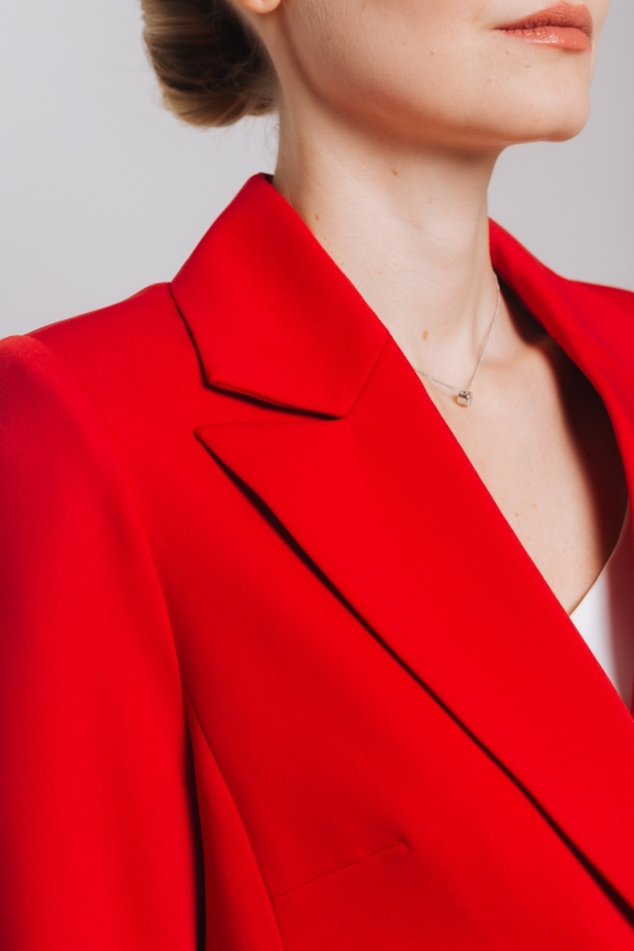Жакет в красном цвете фото 5