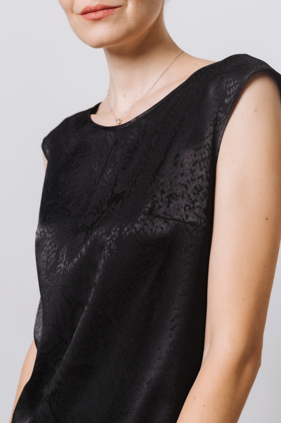 Топ без рукавов в черном цвете фото 4