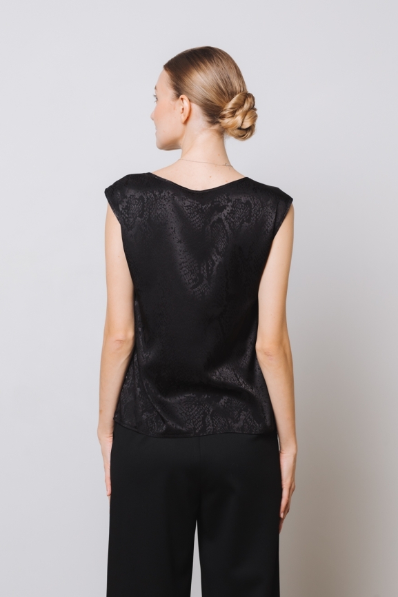 Топ без рукавов в черном цвете фото 3