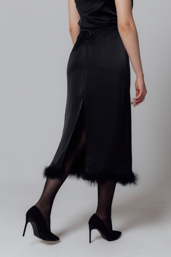 Юбка атласная с перьями фото 9
