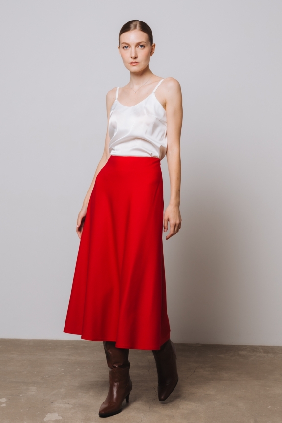 Юбка в красном цвете фото 3