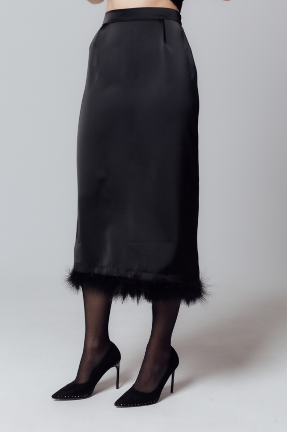 Юбка атласная с перьями фото 1