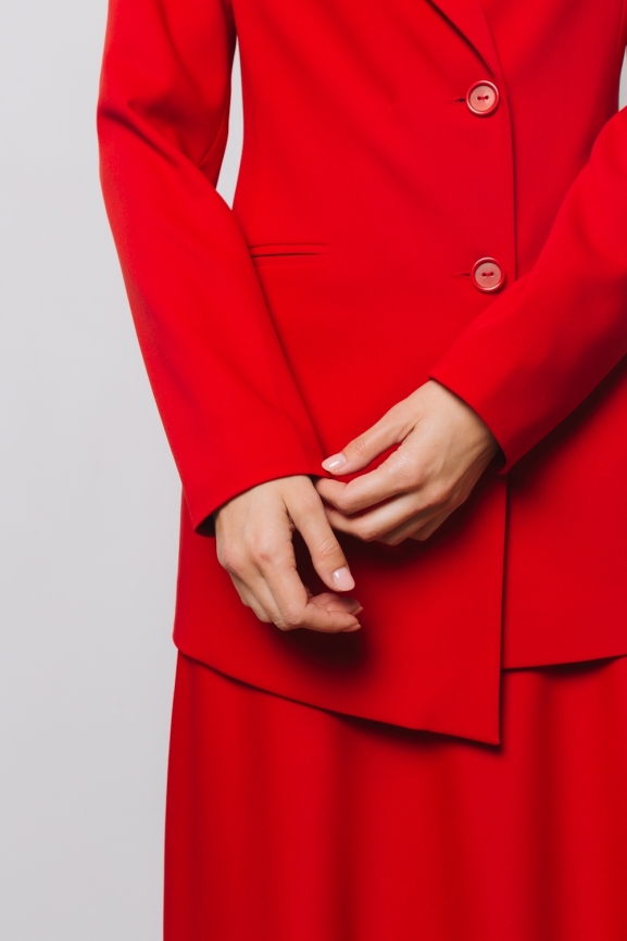 Жакет в красном цвете фото 3