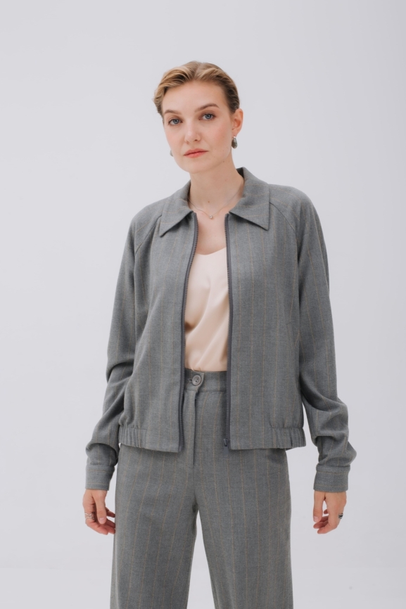 Бомбер серый на молнии фото 2