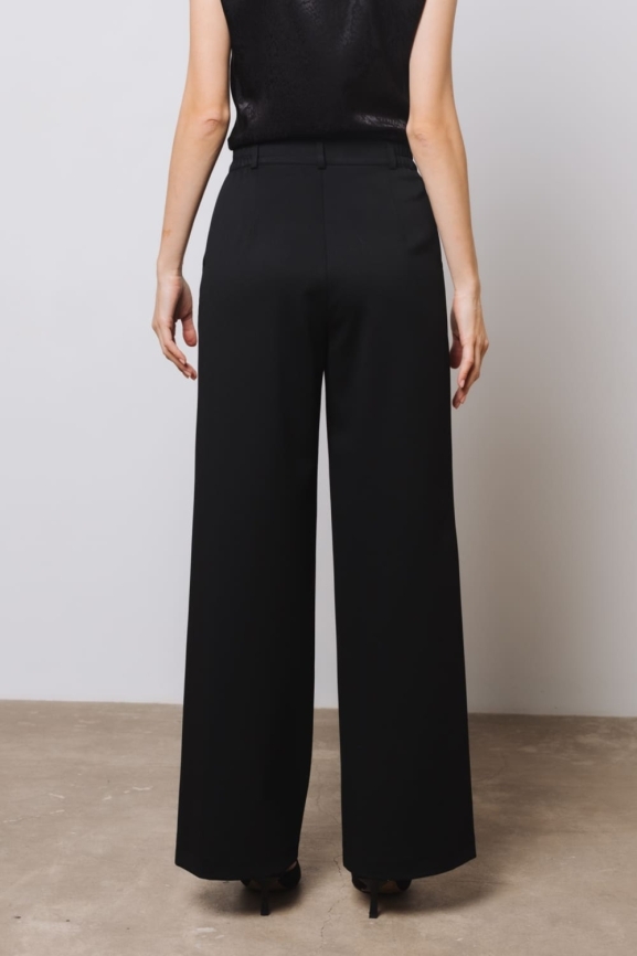 Брюки широкие в черном цвете фото 5