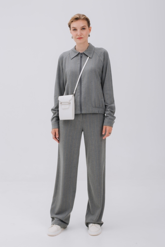 Бомбер серый на молнии фото 9